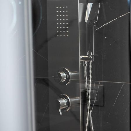 Ameli Home Luxury Apartment تارانتو المظهر الخارجي الصورة